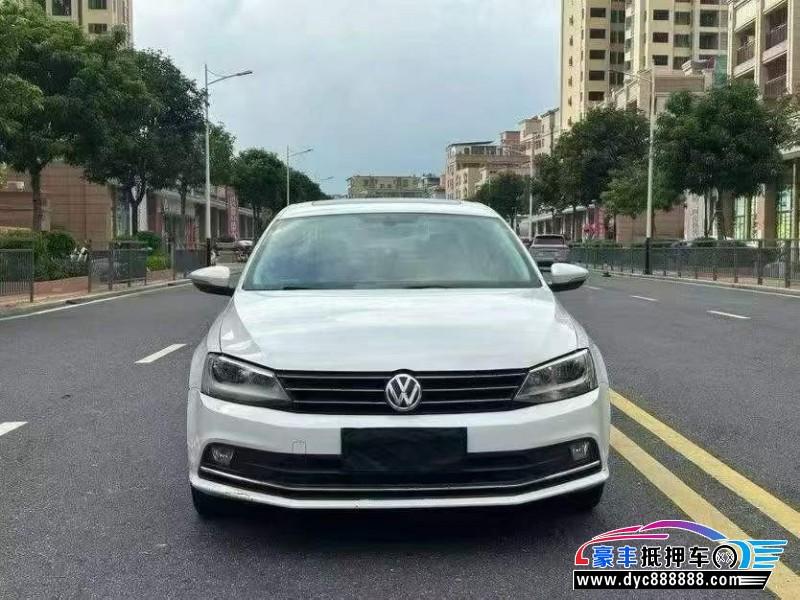 抵押车出售19年大众速腾轿车