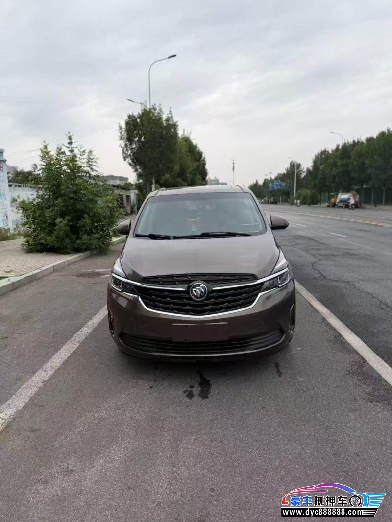 抵押车出售21年别克GL8轿车