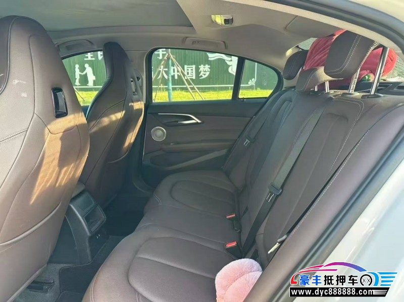 22年宝马1系轿车抵押车出售