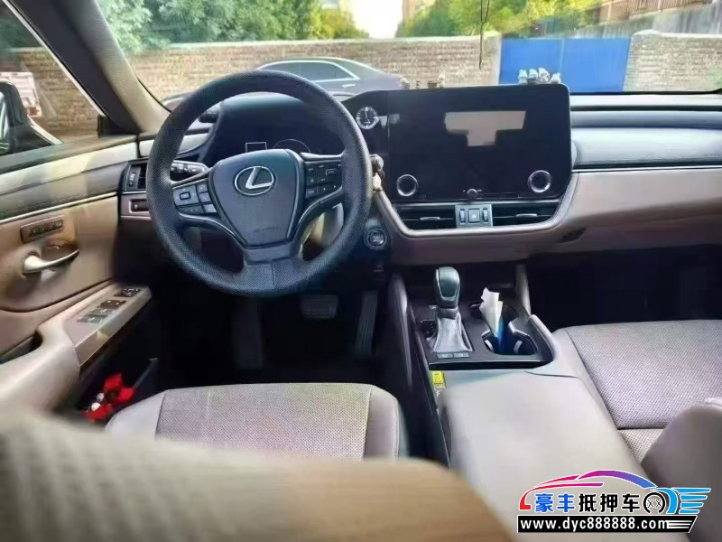 25年雷克萨斯ES轿车抵押车出售