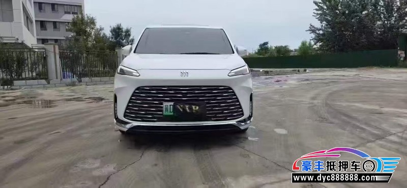 抵押车出售25年别克GL8轿车
