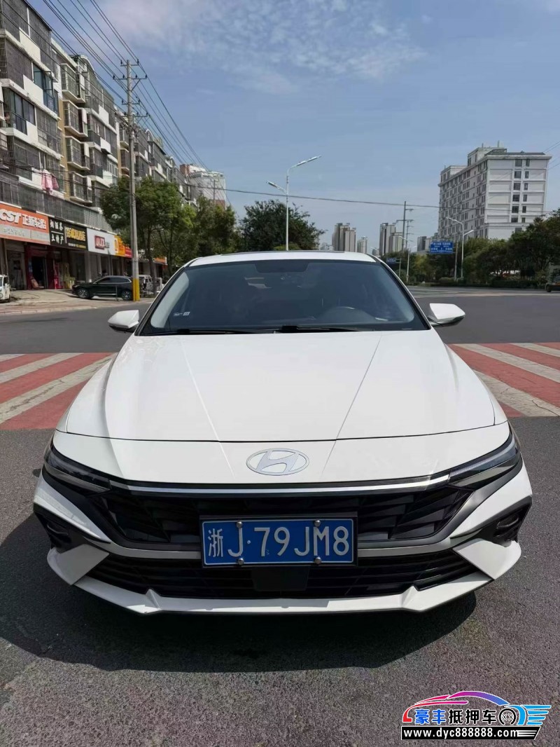 抵押车出售25年现代伊兰特轿车