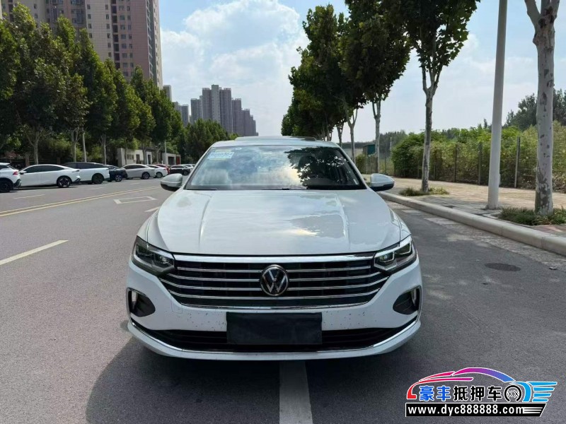 抵押车出售26年大众朗逸轿车