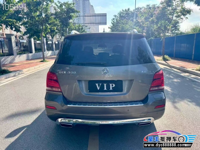 13年奔驰GLK轿车抵押车出售