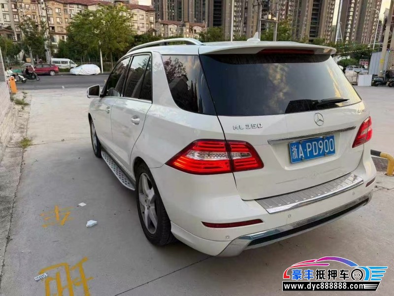 12年奔驰ML轿车抵押车出售