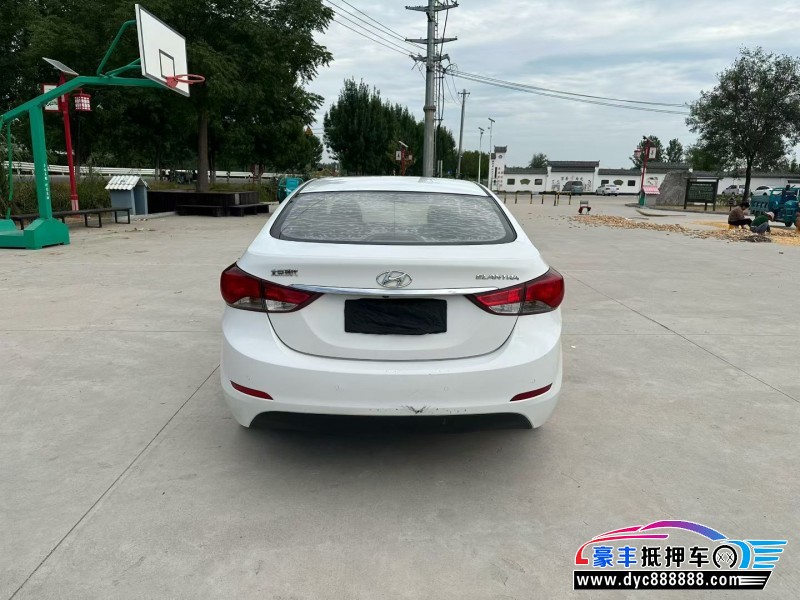 16年现代朗动轿车抵押车出售