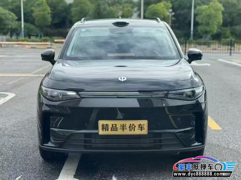 抵押车出售25年零跑C16轿车