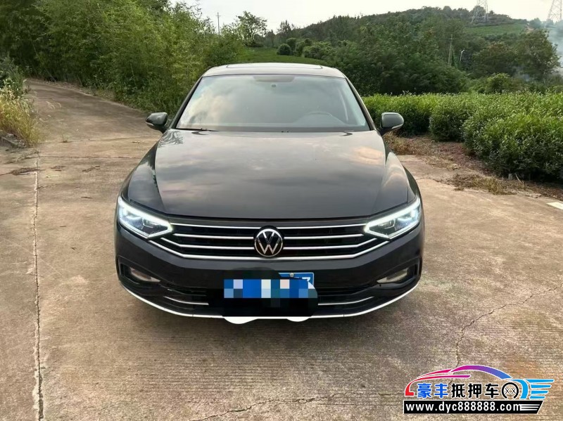 抵押车出售24年大众迈腾轿车