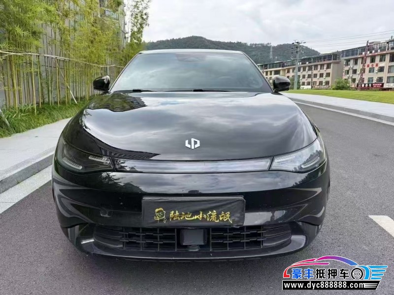 抵押车出售24年零跑c01轿车