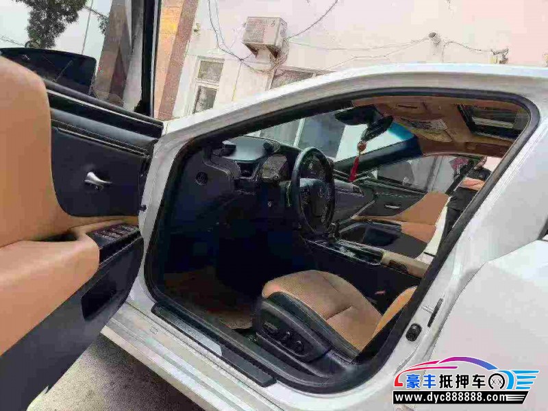 21年雷克萨斯ES轿车抵押车出售
