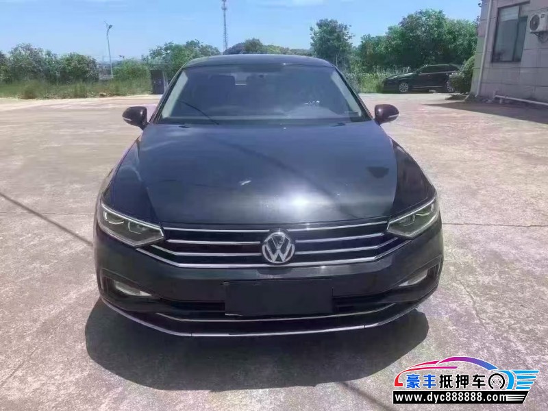 抵押车出售21年大众迈腾轿车