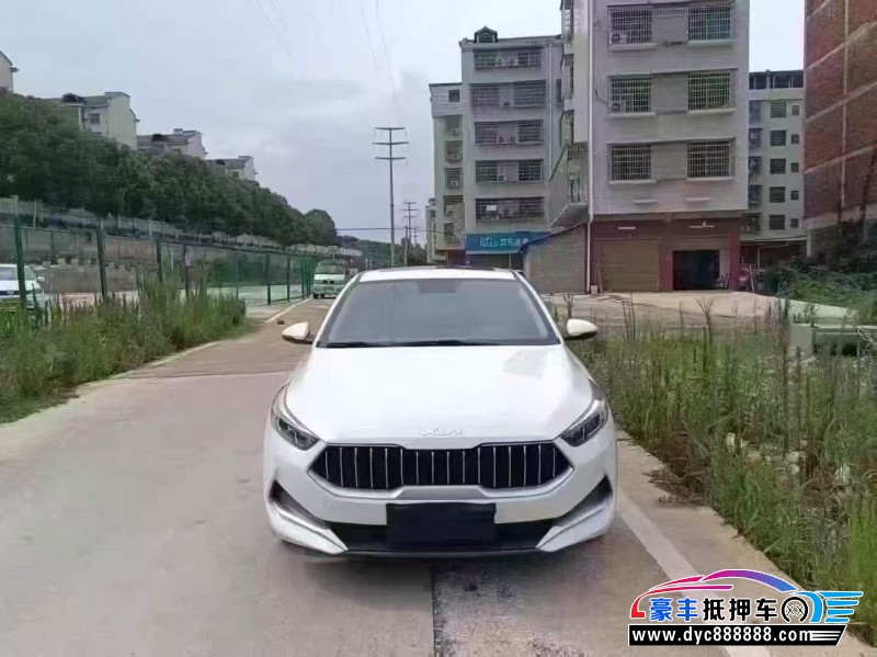 抵押车出售23年起亚K3轿车