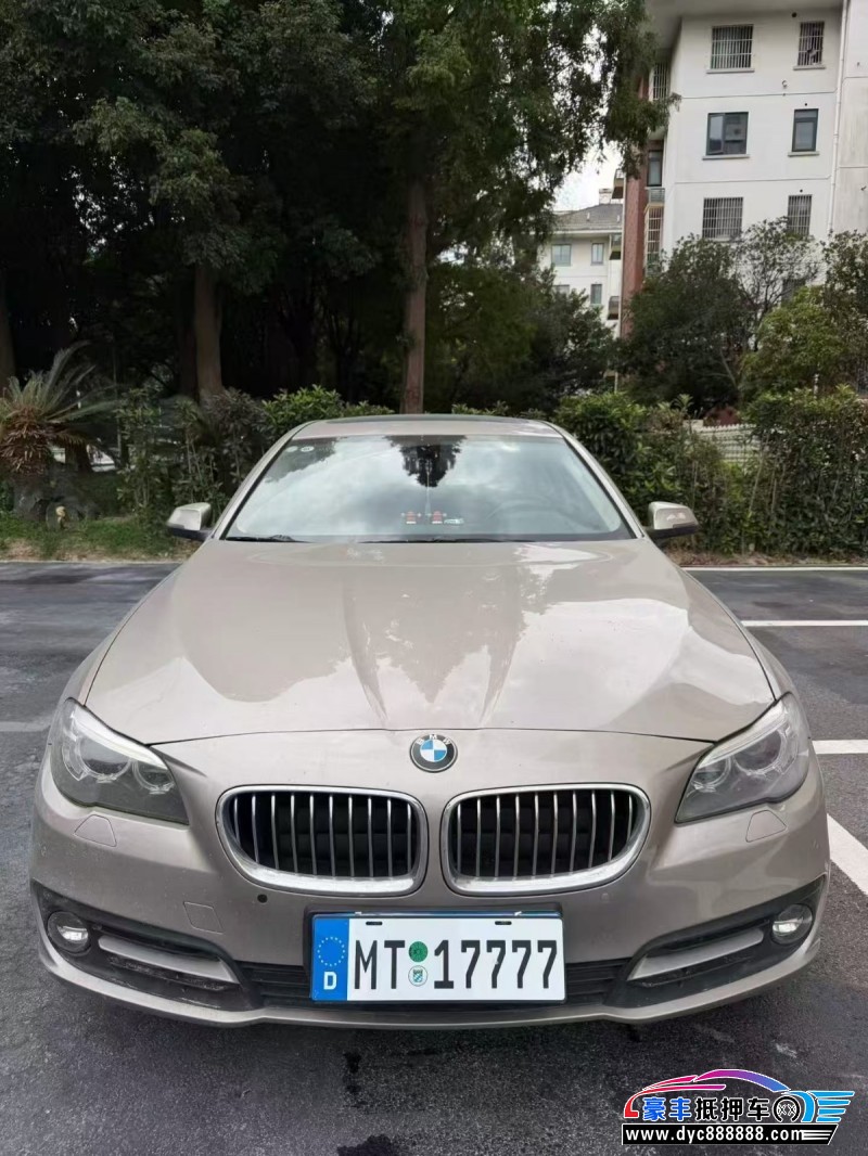 抵押车出售15年宝马5系轿车