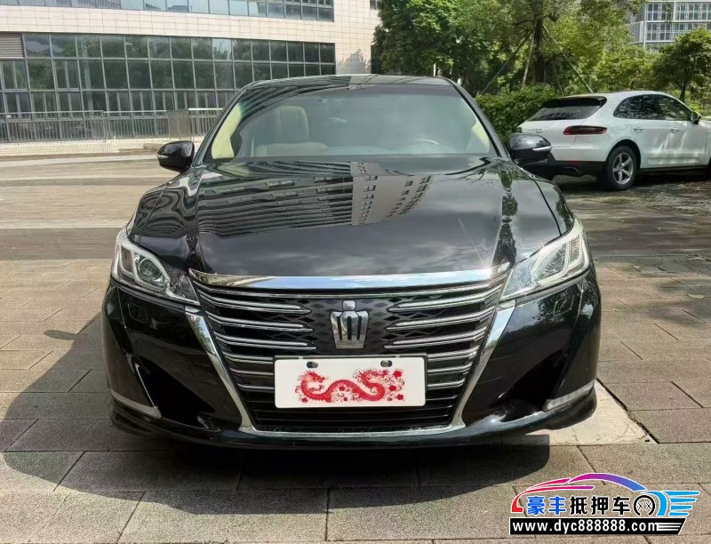 抵押车出售17年丰田皇冠轿车