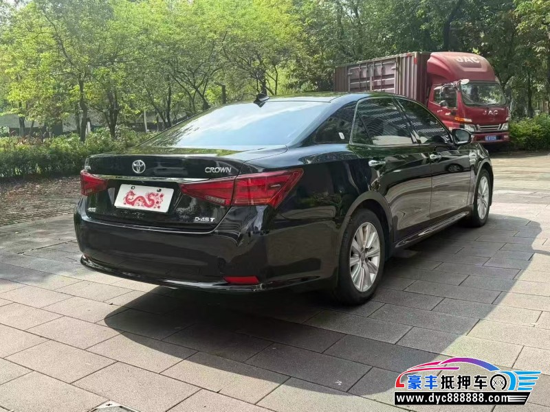 17年丰田皇冠轿车抵押车出售
