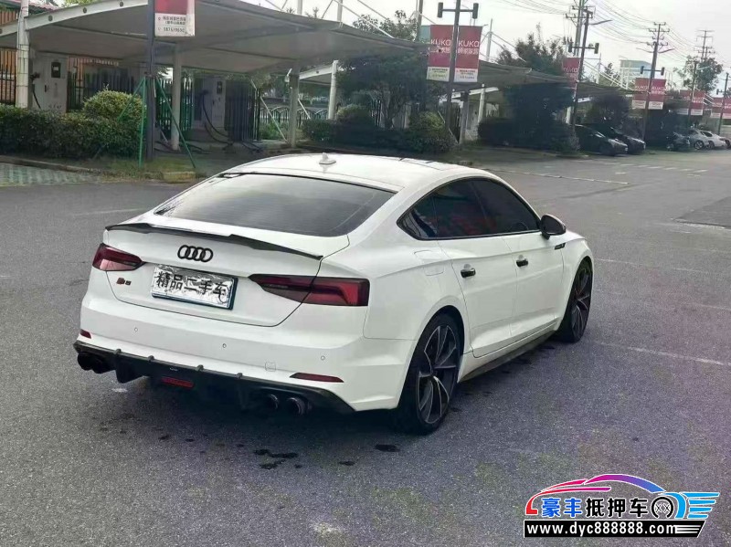 18年奥迪A5轿车抵押车出售