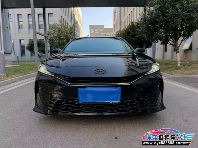 抵押车出售24年丰田凯美瑞轿车