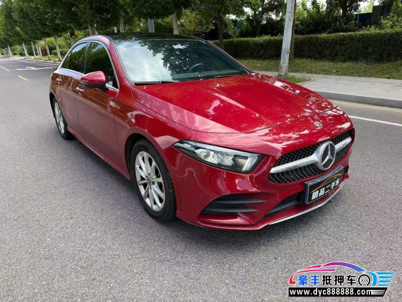 20年奔驰A轿车抵押车出售