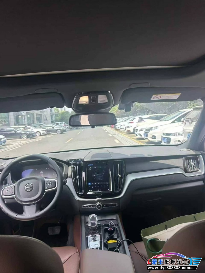 25年沃尔沃XC60轿车抵押车出售