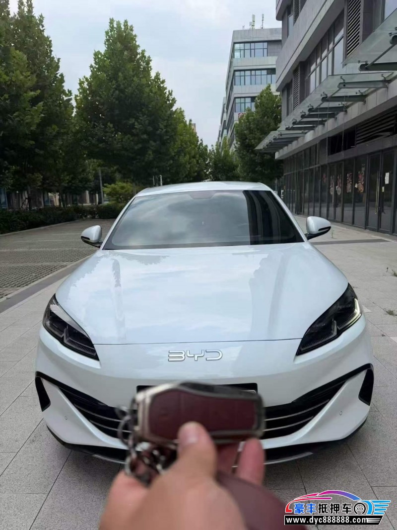 抵押车出售24年比亚迪海豹轿车