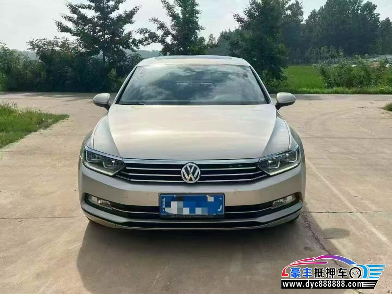 抵押车出售19年大众迈腾轿车