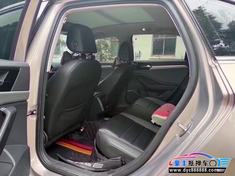 20年大众速腾轿车抵押车出售