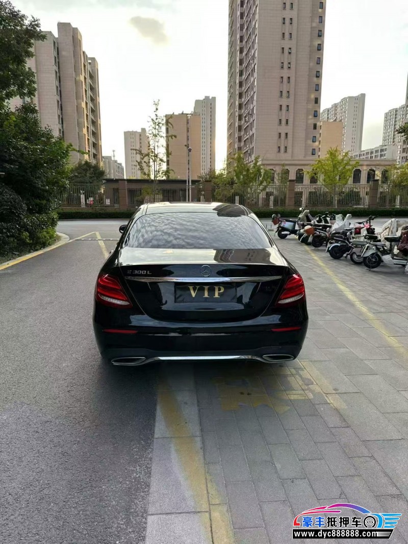 19年奔驰E轿车抵押车出售