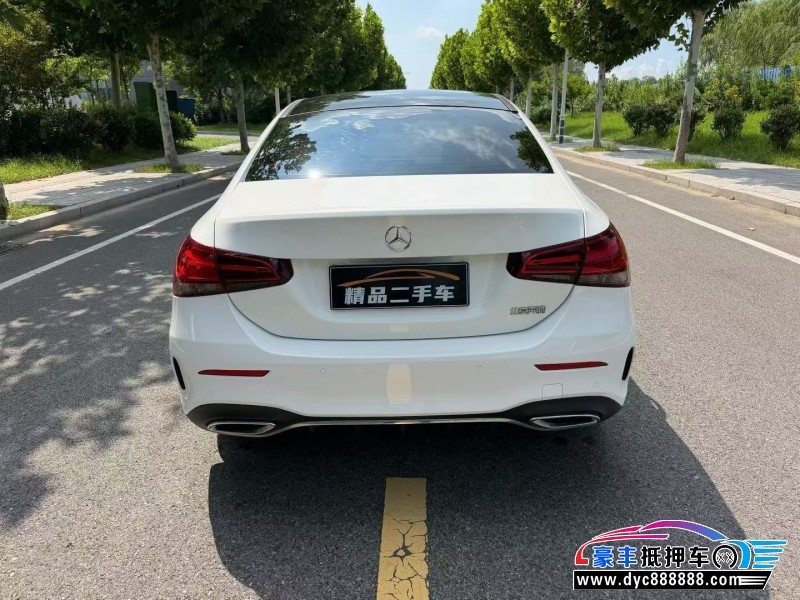 21年奔驰A轿车抵押车出售
