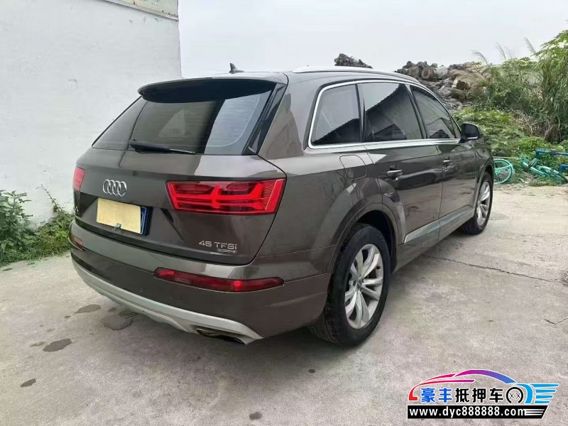 18年奥迪Q7轿车抵押车出售