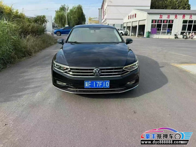 抵押车出售22年大众迈腾轿车
