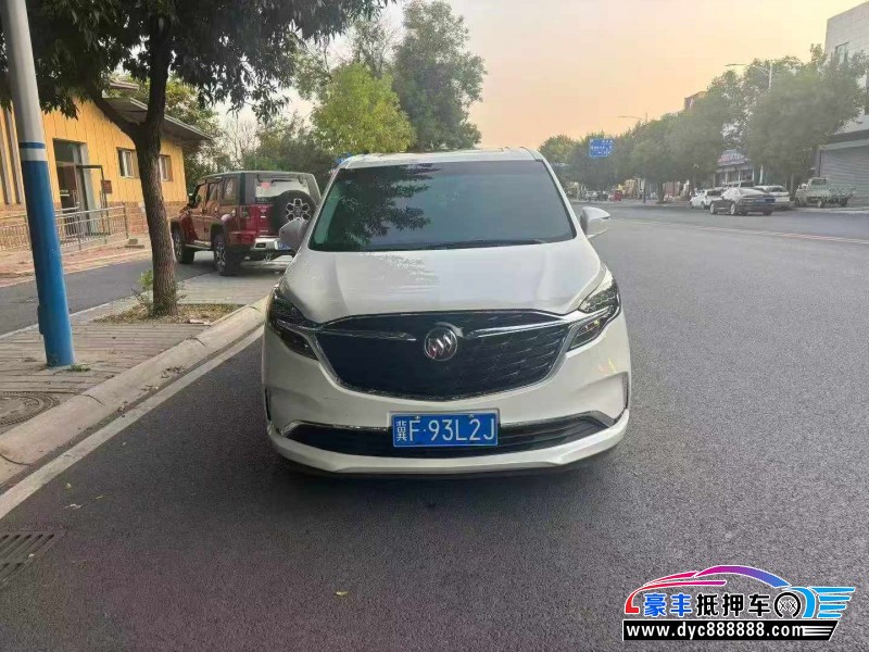 抵押车出售21年别克GL8轿车