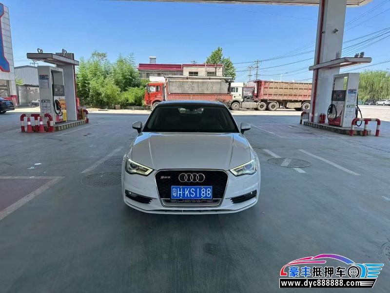 抵押车出售17年奥迪A3轿车