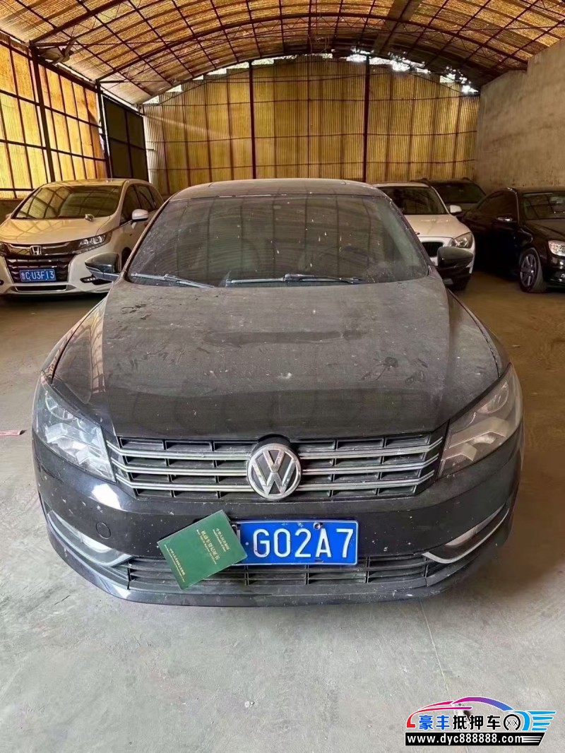 抵押车出售12年大众帕萨特轿车