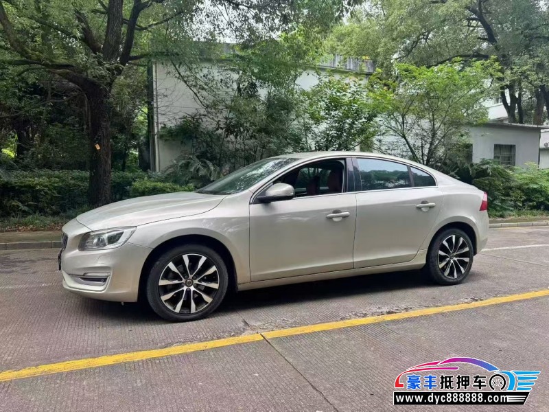20年沃尔沃S60轿车抵押车出售