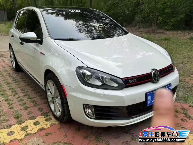 13年大众高尔夫轿车抵押车出售