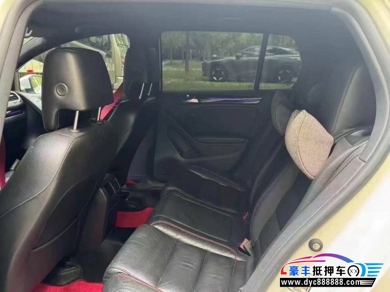 13年大众高尔夫轿车抵押车出售