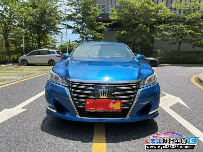 抵押车出售17年丰田皇冠轿车