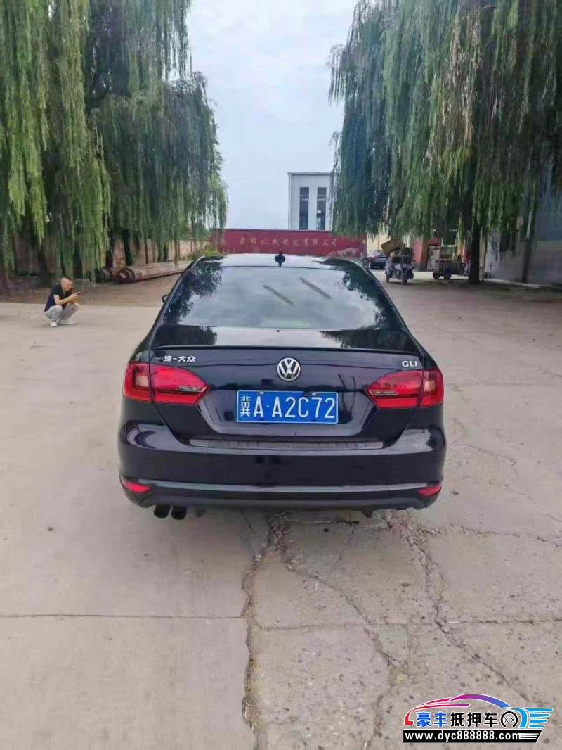14年大众速腾轿车抵押车出售