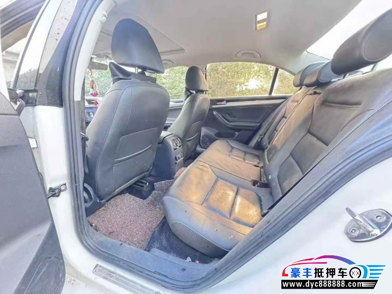 17年大众速腾轿车抵押车出售