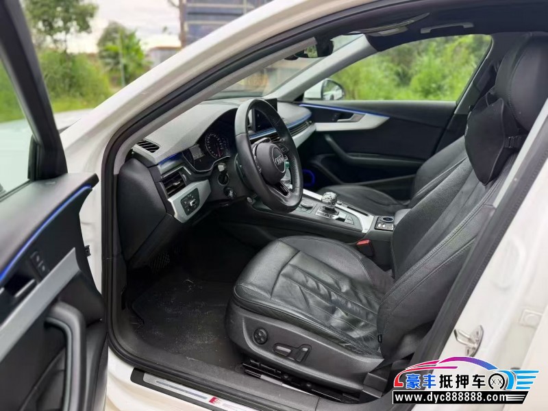18年奥迪A4L轿车抵押车出售