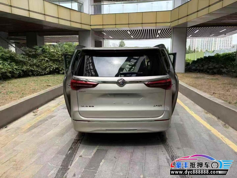 22年别克GL8轿车抵押车出售