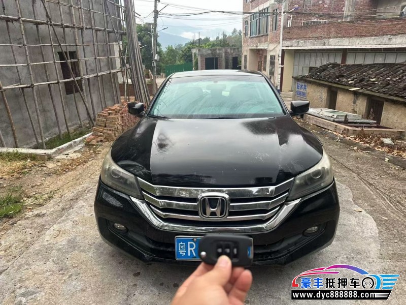 抵押车出售14年本田雅阁轿车