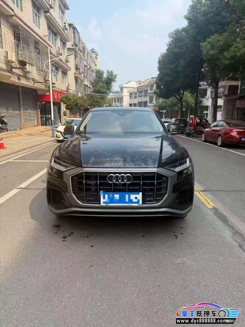 抵押车出售23年奥迪Q8轿车