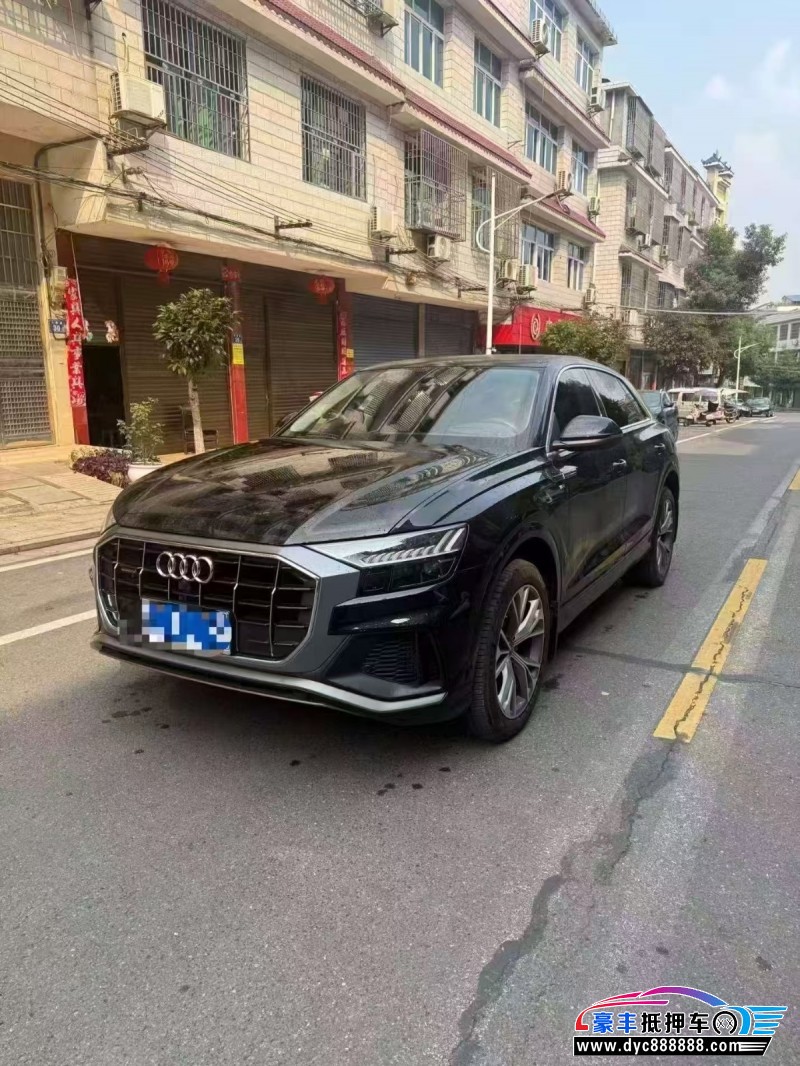 23年奥迪Q8轿车抵押车出售