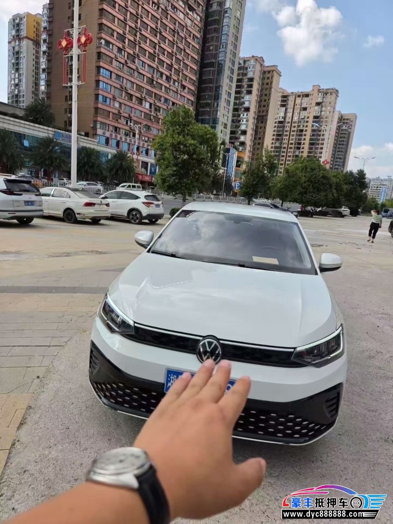 抵押车出售26年大众朗逸轿车