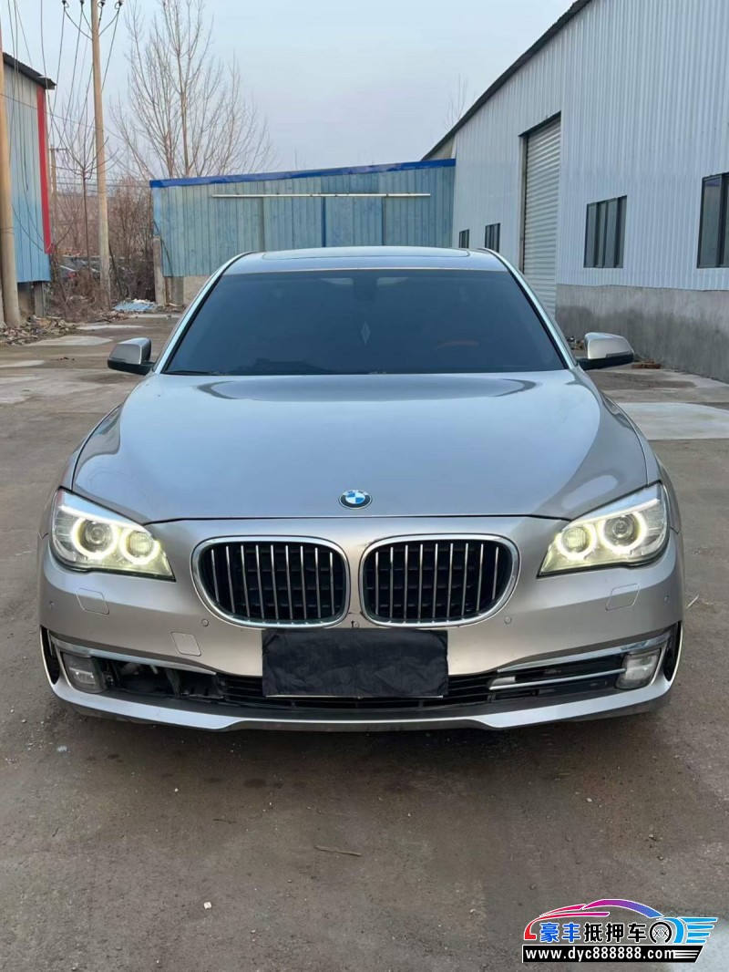 抵押车出售13年宝马7系轿车