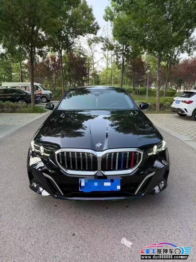 抵押车出售24年宝马5系轿车