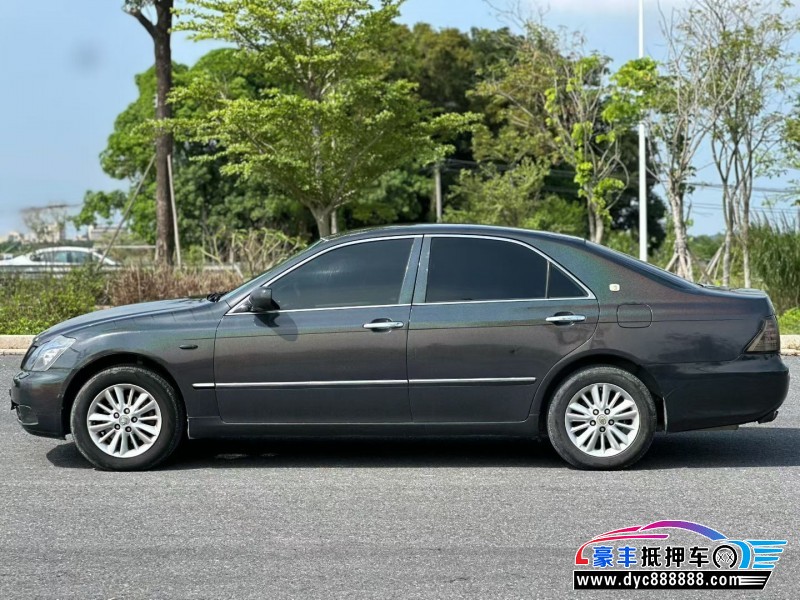 06年丰田皇冠轿车抵押车出售
