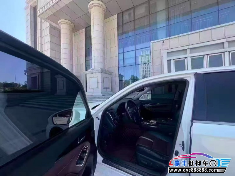 17年丰田皇冠轿车抵押车出售