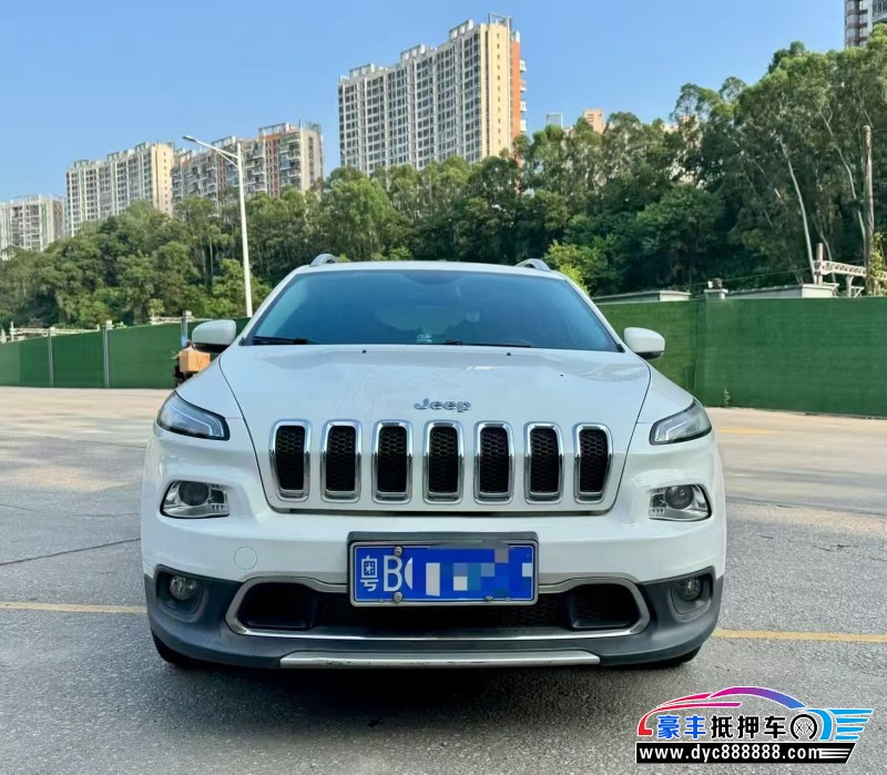 18年Jeep自由光轿车抵押车出售